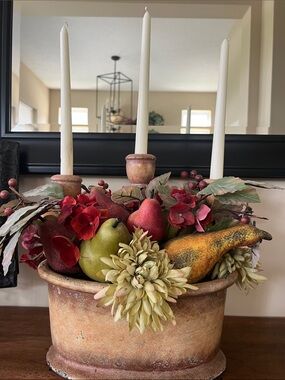 Beautiful Decorative Centerpiece or Table/Shelf Accent Piece.
